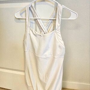 Women's Athleta workout top size Medium white Criss cross back straps
